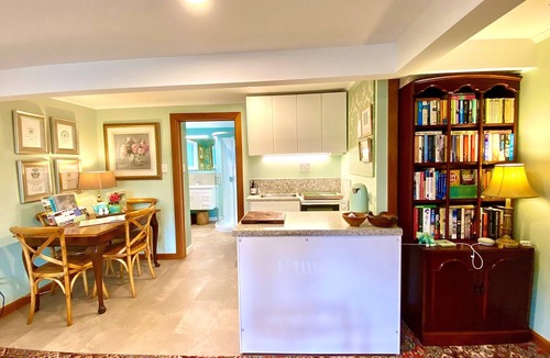 Nelson Bed & Breakfast | Ah House Nelson City B&B