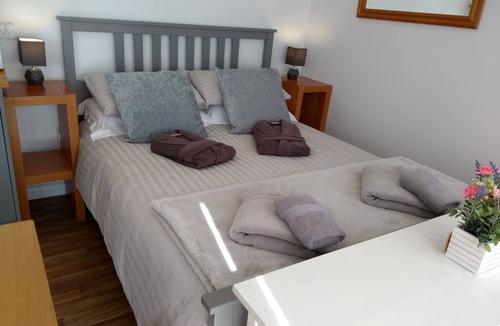 Dalry Cabin | Ailsa Lodge Sleeps 3- Hot Tub, Scenic Views