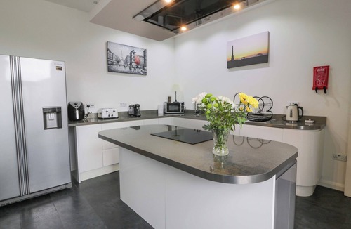 Girvan Cottage | AILSA VIEW, pet friendly, country holiday cottage in Girvan