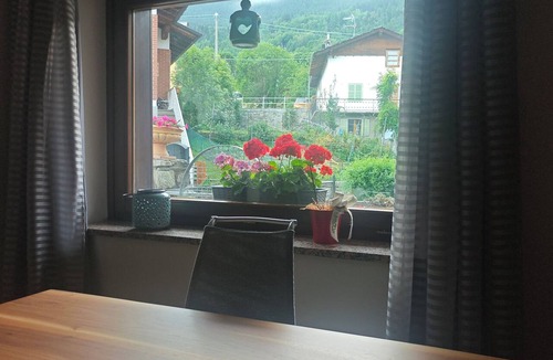 Gignod Apartment | "Al Planet" Mountain Lodging: Hiking and Golf