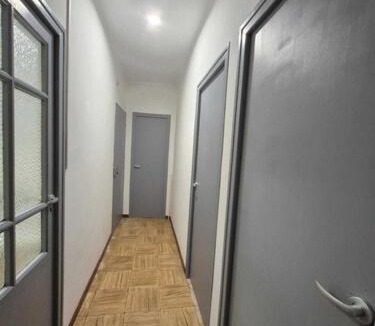 Mansilla de las Mulas Hostel | Albergue La Pinguina
