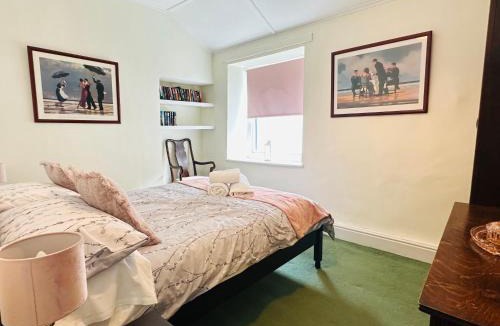 Mabe House | Alexander cottage