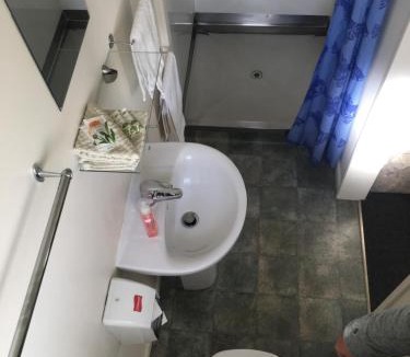 Glenavy Hotel | Alma Motel