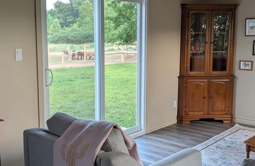 Courtland House | Alpaca Farm Retreat – Cozy 2BR Stay on Kloud 9 Haven, Near Beach & Wineries