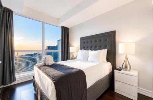 Bay Street Corridor Apartment | Altitude Suites on Yonge - Downtown Toronto Short Walk to SickKids, TMU & Eaton Centre