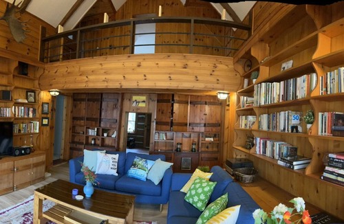 Irondale Cottage | *Amazing deal for the season* Cozy and spacious cottage w/private lake & dock