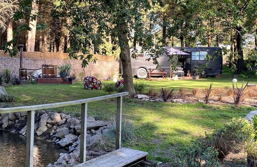 Woodbury House | Amazing Renovated Airstream with Hot-Tub Under the Stars in Canterbury