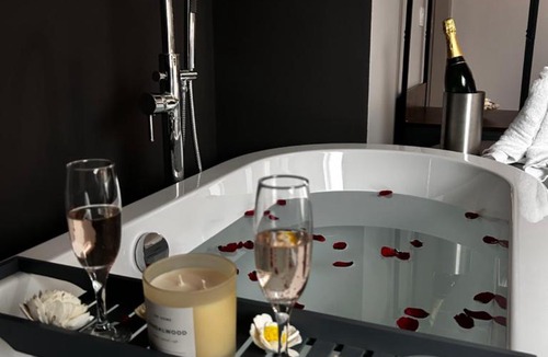 Dunfermline Hotel | Amorist Hotel