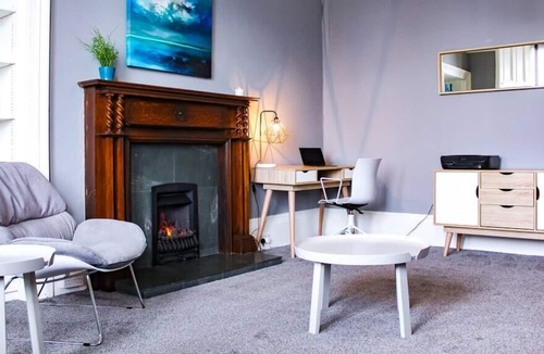 Shawlands Apartment | Anchored | Spacious Apartment in Glasgow's Southside