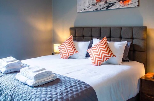 Shawlands Apartment | Anchored | Spacious Apartment in Glasgow's Southside