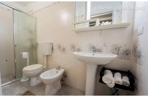 Uggiano la Chiesa Bed & Breakfast | Anemone Studios - Spacious room with extra bed near Otranto