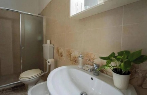Uggiano la Chiesa Bed & Breakfast | Anemone Studios - Triple room with private bathroom in Salento