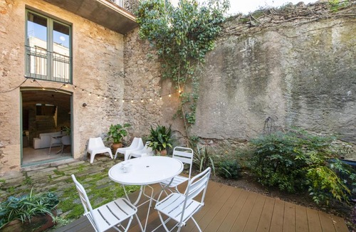 Barri Vell Apartment | Apartamento Baños Arabes con jardín