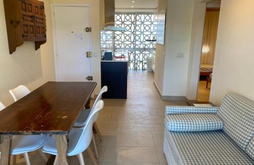 Calella de Palafrugell Apartment | Apartamento en Calella de Palafrugell con vistas al mar, piscina y terraza