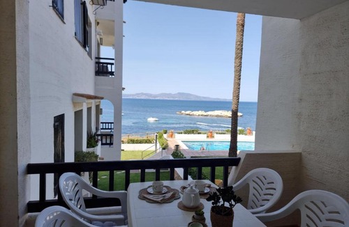 Pedrinya Apartment | Apartamento acogedor a 50m de la playa con terraza - HISP-236-124