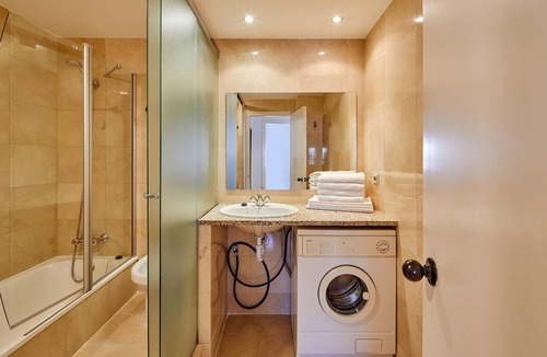 L'Estartit Apartment | APARTMENT (3 ADULTS + 2 CHILDREN) POOL VIEW