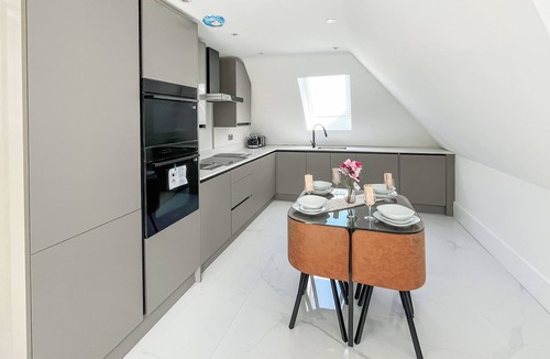 Brentwood Apartment | Apartment 5 - UK51650