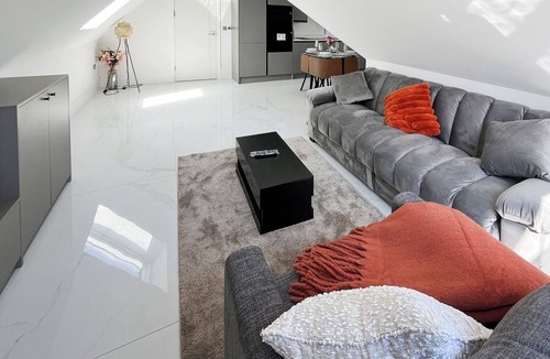 Brentwood Apartment | Apartment 5 - UK51650