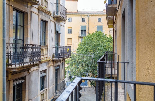Old Town Apartment | Apartment '8 Geranio' with Balcony, Wi-Fi and Air Conditioning
