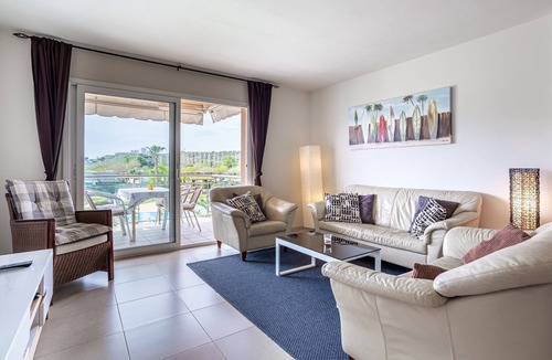 Platja d'Aro Apartment | Apartment 'Bovilla' with Shared Pool, Wi-Fi and Air Conditioning