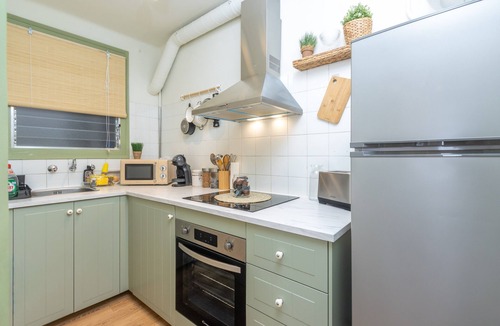 Palamos Apartment | Apartment 'Calma De Mar' with Wi-Fi and Air Conditioning