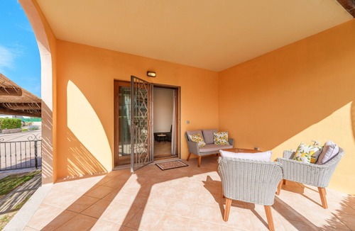 Murta Maria Apartment | Apartment 'Casa Vacanze Lampone' with Shared Pool, Terrace and Air Conditioning