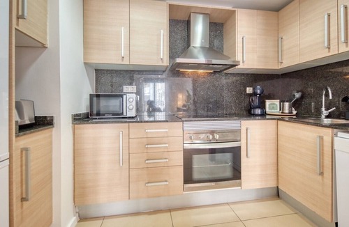 Lloret Town Center Apartment | Apartment 'Costacabana - Dali' with Shared Pool, Balcony and Wi-Fi