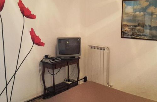 Imperia Apartment | Apartment Cottage 'Red 5' mit Blick aufs Wasser by Interhome