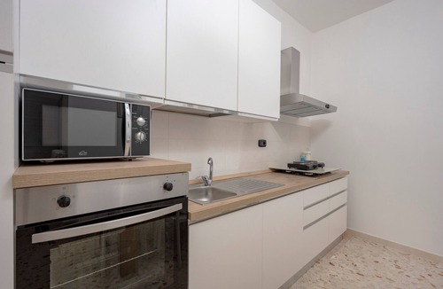 Mola di Bari House | Apartment 'Dimora Di Vagno' with Sea View, Balcony and Air Conditioning