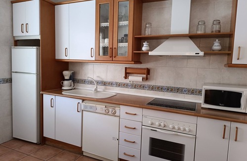 Consuegra Apartment | Apartment 'Entrada' with Shared Terrace, Wi-Fi and Air Conditioning