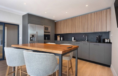 Jerez de la Frontera Old Town Apartment | Apartment 'Calle Larga 48' with Private Terrace, Wi-Fi and Air Conditioning