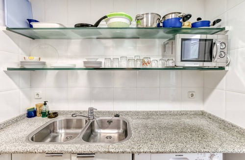 Sant Antoni de Calonge Apartment | Apartment 'Calonge Beach' with Private Terrace, Balcony and Air Conditioning