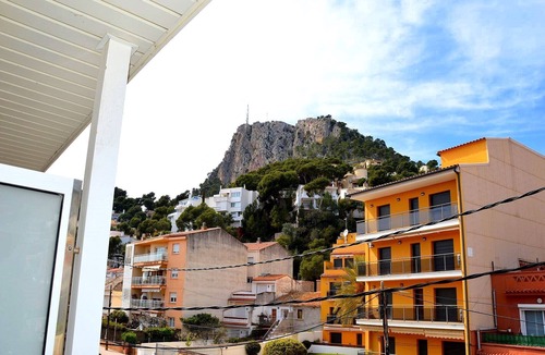 L'Estartit Apartment | Apartment 'Estartit Park 1-1' with Shared Pool, Wi-Fi and Air Conditioning