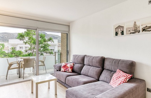 Roses Town Center Apartment | Apartment 'Georges' with Shared Terrace, Balcony and Air Conditioning