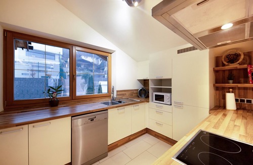 Cornedo All'isarco Apartment | Apartment "Huck" with Mountain View, Balcony & Wi-Fi