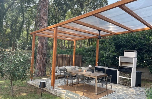 Can Carbonell Apartment | Apartment in Rural House Baix Empordà Near the Beach, Surrounded by Forest. Large Garden/BBQ.