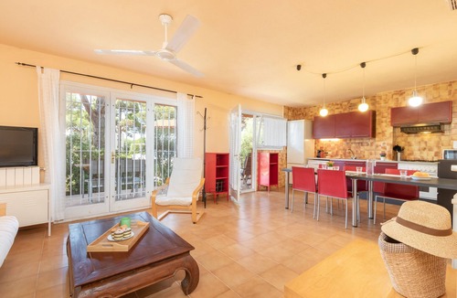 Calella de Palafrugell Apartment | Apartment "Illes Medes a el Golfet" with Pool, Garden & Wi-Fi