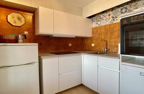 Ultramort Apartment | Apartment in L'Escala near Sandy Beach