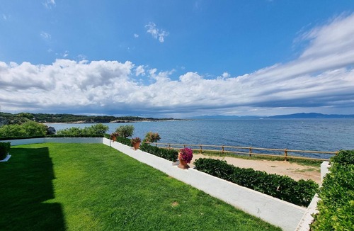 Pedrinya Apartment | Apartment in L'Escala with terrace near the beach