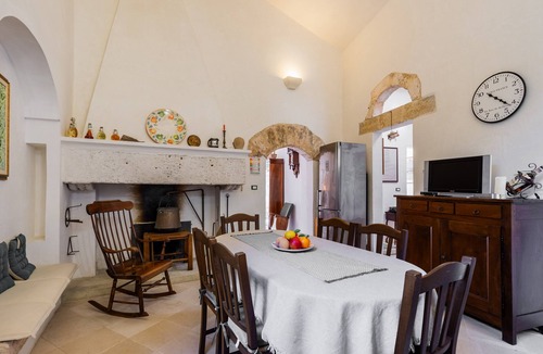 Giuliano di Lecce Apartment | Apartment 'Antica Corte Dell'800' with Private Terrace, Wi-Fi and Air Conditioning