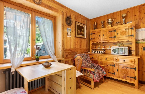 Coveyrand-Vieu Apartment | Apartment 'Casa Vacanza Famiglia Belli' with Mountain View