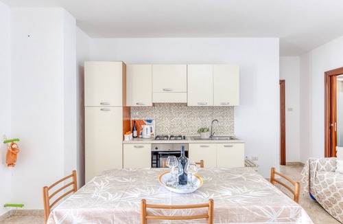 Castro Marina Apartment | Apartment 'La Casa Di Katia' with Private Terrace, Wi-Fi and Air Conditioning