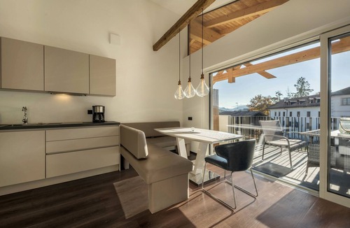 Tesimo Apartment | Apartment "Latemar - Schlosserhaus 31" with Balcony and Mountain View