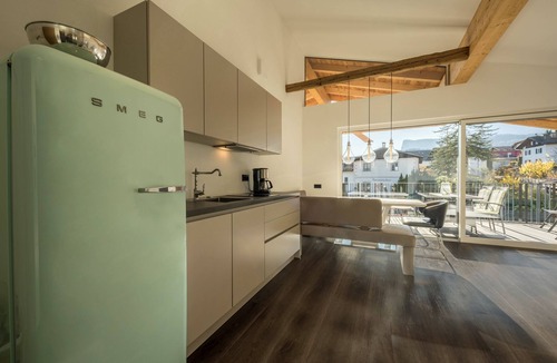 Tesimo Apartment | Apartment "Latemar - Schlosserhaus 31" with Balcony and Mountain View
