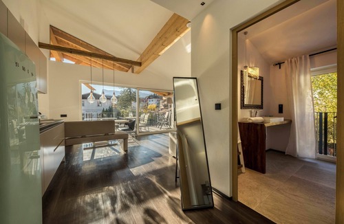 Tesimo Apartment | Apartment "Latemar - Schlosserhaus 31" with Balcony and Mountain View