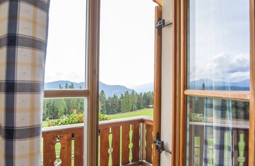 Soprabolzano Apartment | Apartment 'Malouka' with Mountain View, Shared Terrace and Wi-Fi