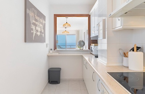 Torreblanca Apartment | Apartment 'Mormor' with Sea View, Wi-Fi and Air Conditioning