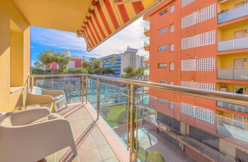 Santa Susanna Apartment | Apartment on the Paseo Marítimo 3 minutes from the beach, community pool, free Wi-Fi, excellent location, bars, restaurants and shops. Vivalidays Luis.