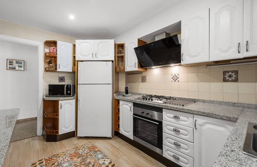 El Palo Apartment | Apartment 'Piso 110m² En El Palo Con Parking' with Sea View, Wi-Fi and Air Conditioning