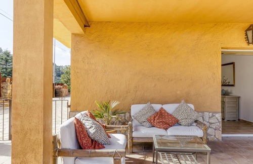 Begur Apartment | Apartment 'Residencial 1º 1ª' with Private Terrace, Balcony and Wi-Fi